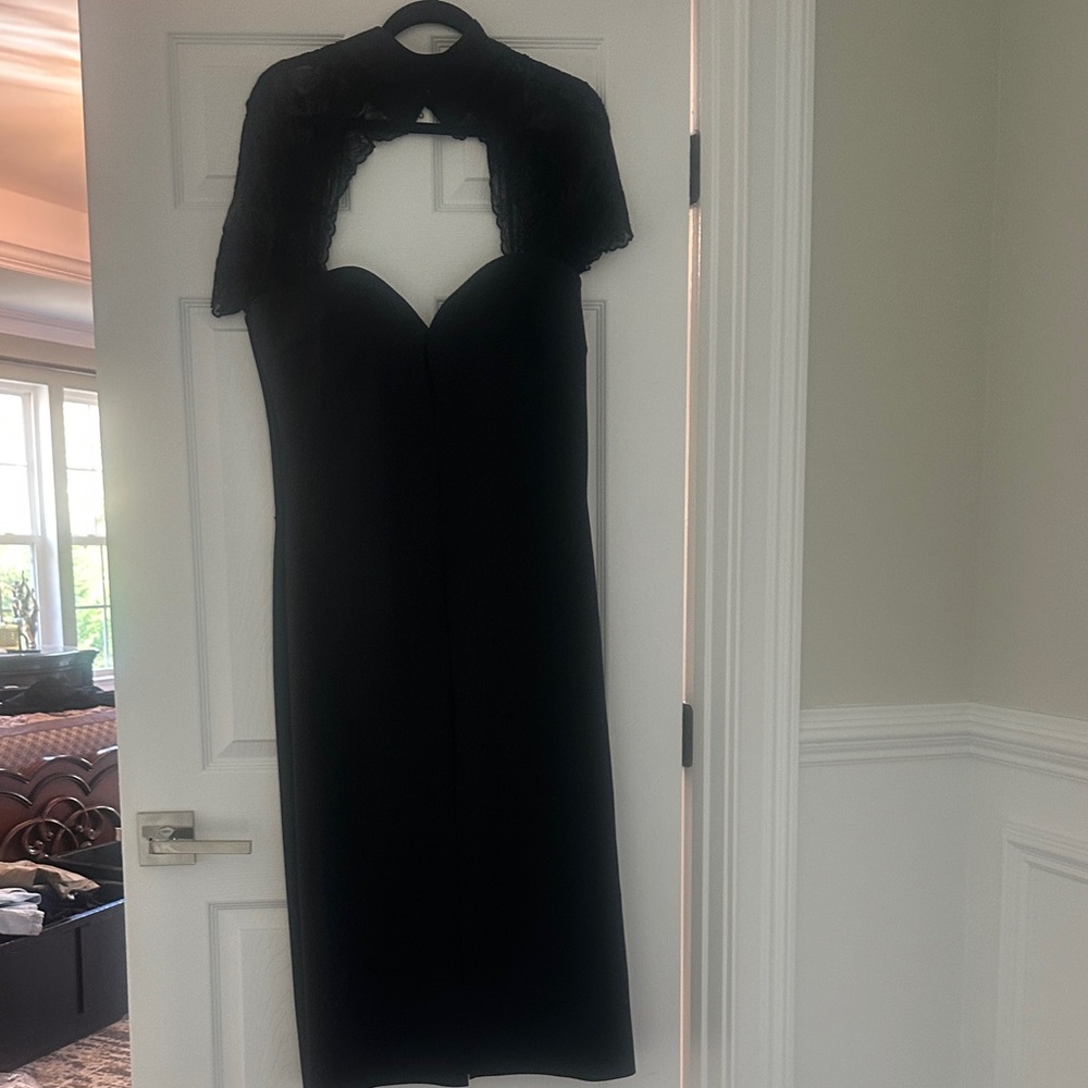 Chiara Boni Strapless Black Dress Bao CutOut Lace MidiDress
Nero
, 54 (18)